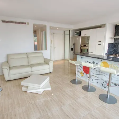 Apartment Le Clair Golfe-juan - T2 Terrasse Vue Parking Prive Wifi - Limestay
